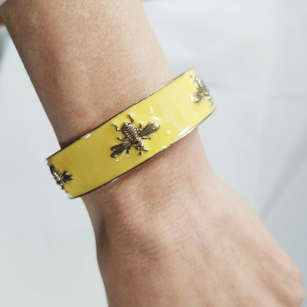 Vintage Gold Yellow Enamel Chunky Bee Bangle Bracelet